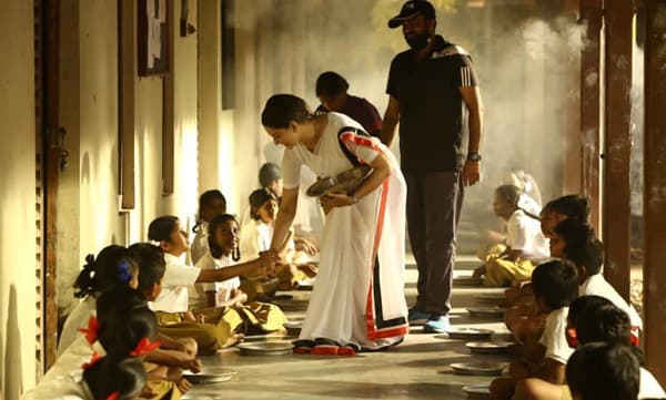 ജയ അമ്മയുടെ ചരമദിനം; ജയലളിതയുടെ ജീവിതകഥ പറയുന്ന 'തലൈവി'യിലെ ചിത്രങ്ങള്‍ പങ്കുവെച്ച് കങ്കണ