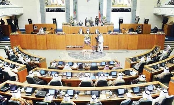 കുവൈത്തില്‍ പുതിയ പാര്‍ലമെന്റ്: വിദേശികൾക്കെതിരെയുള്ള നിര്‍ണായകമായ കരടു ബില്ലുകള്‍ അവതരിപ്പിക്കും 