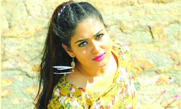 ഫിറ്റ്‌നെസിന് ലോക്കില്ല- പ്രയാഗ മാര്‍ട്ടിന്‍
