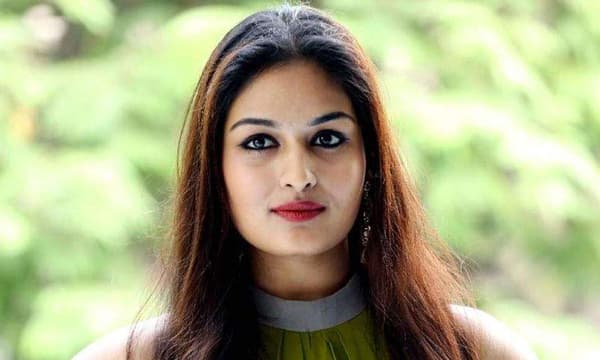 ഫിറ്റ്‌നെസിന് ലോക്കില്ല- പ്രയാഗ മാര്‍ട്ടിന്‍