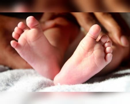 സേലത്ത് നവജാത ശിശുവിനെ പിതാവ് 1.20 ലക്ഷം രൂപയ്ക്കു വിറ്റു; പണം കൊണ്ട് ഓട്ടോ വാങ്ങി; കേസ് വന്നപ്പോൾ ഒളിവിൽ പോയി 