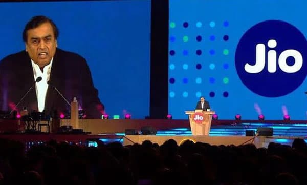 കണക്ഷന്‍ ഉപേക്ഷിക്കുന്നവരുടെ എണ്ണം കൂടുന്നു; എയര്‍ടെല്ലിനും വോഡാഫോണിനുമെതിരെ പരാതിയുമായി ജിയോ