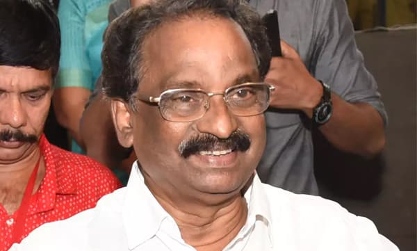 മികച്ച വിജയം നേടിത്തന്നതിന് പ്രതിപക്ഷനേതാവിനെ അഭിനന്ദിക്കുന്നു: എ കെ ബാലന്‍