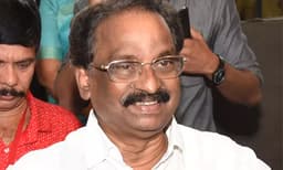 മികച്ച വിജയം നേടിത്തന്നതിന് പ്രതിപക്ഷനേതാവിനെ അഭിനന്ദിക്കുന്നു: എ കെ ബാലന്‍