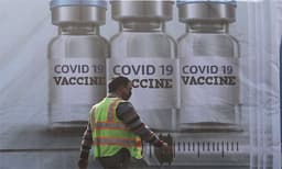 ആസ്ട്രസിനെക വാക്‌സിന് അടുത്തയാഴ്ച അനുമതി നല്‍കിയേക്കും; വകഭേദം വന്ന വൈറസ് കൂടുതല്‍ മാരകം; യു.എസില്‍ 33 സെക്കന്റിലും ഒരു മരണം