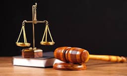 ജുഡീഷ്യറിയില്‍ നീതിയുടെ നടപ്പാക്കല്‍ ഇഴയുമ്പോള്‍