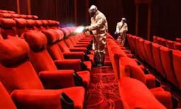 തീയറ്ററുകള്‍ തുറക്കാന്‍ മാര്‍ഗ്ഗനിര്‍ദേശം; പ്രദര്‍ശനം രാത്രി 9 വരെ മാത്രം; പ്രവേശനം 50 ശതമാനം പേര്‍ക്ക്