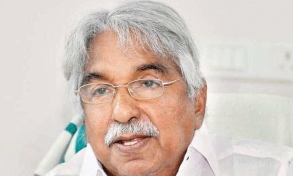 യുഡിഎഫ് സര്‍ക്കാര്‍ 245 പാലങ്ങള്‍ നിര്‍മ്മിച്ചു, കൊച്ചിയില്‍ രണ്ട് പാലങ്ങള്‍ക്ക് വലിയ ആഘോഷം; പരിഹാസവുമായി ഉമ്മന്‍ ചാണ്ടി