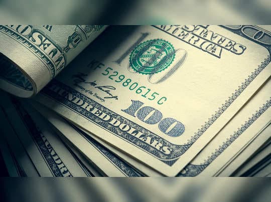 ഡോളര്‍ കടത്ത് കേസ് : പ്രവാസി വ്യവസായിയെ കസ്റ്റംസ് ചോദ്യം ചെയ്യുന്നു