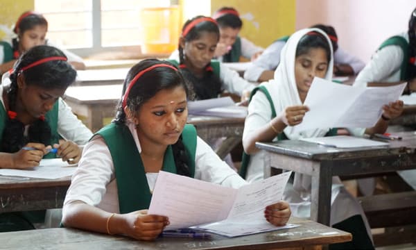 10,12 സിലബസ് വെട്ടിക്കുറയ്ക്കില്ല ; താത്പര്യമുള്ള എത്ര ചോദ്യത്തിനും ഉത്തരമെഴുതാം ; എന്തറിയില്ല എന്നല്ല, എന്തറിയാം എന്നതിന് പ്രാധാന്യം 