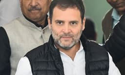 കാര്‍ഷിക നിയമങ്ങള്‍ക്കെതിരെ പൊരുതും, രാജ്യം ഭരിക്കുന്നത് പ്രധാനമന്ത്രിയുടെ അടുപ്പക്കാര്‍; രാഹുല്‍ ഗാന്ധി