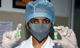 ആരോഗ്യ പ്രവര്‍ത്തകര്‍ മടികൂടാതെ വാക്‌സിന്‍ സ്വീകരിക്കണം; നീതി ആയോഗ് അംഗം ഡോ. പോള്‍