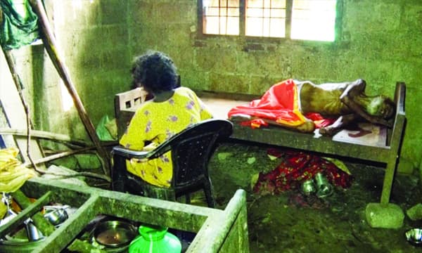കണ്ണു തുറപ്പിക്കുമോ, ഈ കാഴ്ചകള്...? ക്രൂരത വൃദ്ധമാതാപിതാക്കളോട്! ആഴ്ചകളോളം പൂട്ടിയിട്ടു, വൃദ്ധന് പട്ടിണികിടന്നു മരിച്ചു