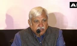 ബിഎസ്എഫിനെതിരെ തൃണമൂല്‍ ഉന്നയിച്ച ആരോപണം നിര്‍ഭാഗ്യകരം; തിരഞ്ഞെടുപ്പ് കമ്മിഷന്‍