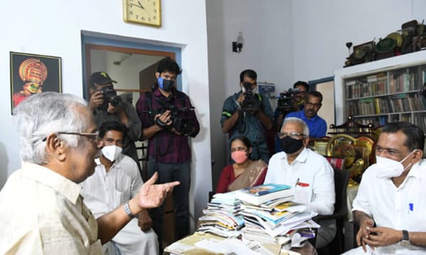 ജോസഫൈന് സഹിഷ്ണുതയില്ല ദയയുമില്ല;  ഇന്നോവ കാറും ശമ്പളവും നല്‍കി നിയമിച്ചതെന്തിന് ? ടി. പത്മനാഭന്‍ പി. ജയരാജനോട്