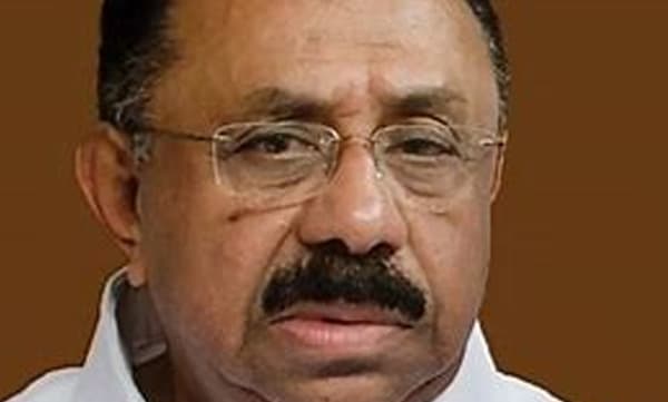 നേതാക്കള്‍ ആരും നീതിപുലര്‍ത്തുന്നില്ല, സംഘടന ദൗര്‍ബല്യമെന്നും എം.എം. ഹസന്‍ 