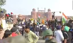 ചെങ്കോട്ടയില്‍ ലക്ഷങ്ങളുടെ നാശനഷ്ടം; കര്‍ഷക നേതാക്കള്‍ക്കെതിരെയും കേസെടുത്ത് പോലീസ്