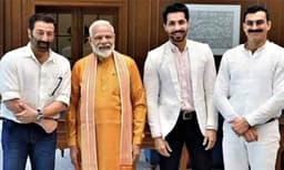 ചെങ്കോട്ടയിലെ വിവാദ കൊടിയേറ്റം : ദീപ് സിദ്ദു എന്ന ‘കര്‍ഷകനടന്’ പിന്നിലാര്? 