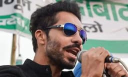 പോലീസ് കേസെടുത്തതോടെ ദീപ് സിദ്ധു മുങ്ങി ; അജ്ഞാതകേന്ദ്രത്തില്‍ ഇരുന്നു കൊണ്ട് ഫേസ്ബുക്കിലൂടെ പ്രതികരണം 