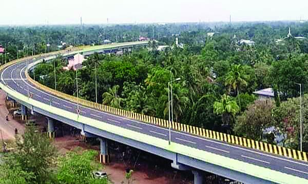 ആലപ്പുഴ ബൈപ്പാസ് ഉദ്ഘാടനം: കെ.സി. വേണുഗോപാലിനെ ഒഴിവാക്കി ; ദേശീയപാത ഉപരോധിച്ച് കോണ്‍ഗ്രസ് പ്രതിഷേധം 
