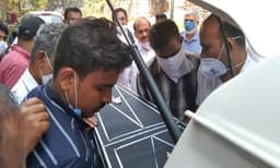 മതസൗഹാർദ്ദം മരിച്ചിട്ടില്ലെന്ന് തെളിയിച്ചു പൊന്നാട് ; ക്രിസ്ത്യൻ സ്ത്രീക്ക് മദ്രസയിൽ അന്ത്യശുശ്രൂഷ