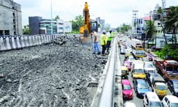 പാലാരിവട്ടം പാലം: 24 കോടി ആവശ്യപ്പെട്ട് കരാറുകാര്‍ക്കു നോട്ടീസ് ; പുതുക്കിപ്പണിതതിന് 22 കോടി, നടപടിക്രമങ്ങള്‍ക്ക് 1 കോടി