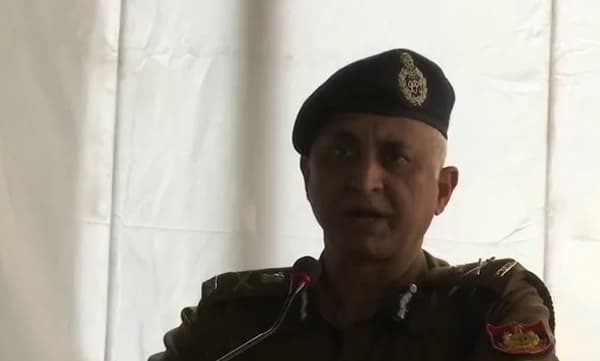 'ട്രാക്ടര്‍ റാലിയില്‍ പോലീസുകാരെ ആക്രമിച്ചപ്പോള്‍ ചോദ്യങ്ങള്‍ ഉയര്‍ന്നില്ല': ഡല്‍ഹി പോലീസ് കമ്മീഷണര്‍