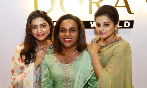 ട്രെന്‍ഡിനൊപ്പം നിങ്ങള്‍ക്കും തിളങ്ങാം...