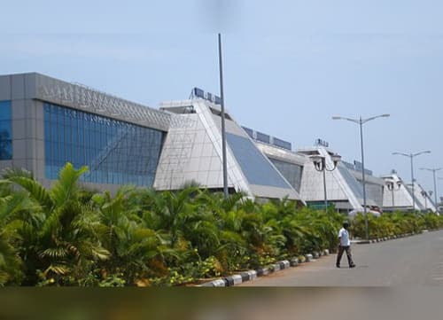 കരിപ്പൂരിൽ നിന്ന് വലിയ വിമാനങ്ങളുടെ സർവീസ് ; ഖത്തർ എയർവേസ് റി​പ്പോർട്ട് സമർപ്പിച്ചു