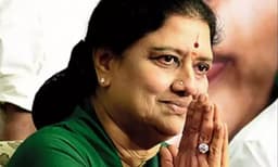 നാലു വര്‍ഷത്തെ ഇടവേള കഴിഞ്ഞ ശശികല വരുന്നു ; തമിഴ്‌നാട്ടില്‍ മറ്റൊരു രാഷ്ട്രീയ തിരനാടത്തിന് തുടക്കം