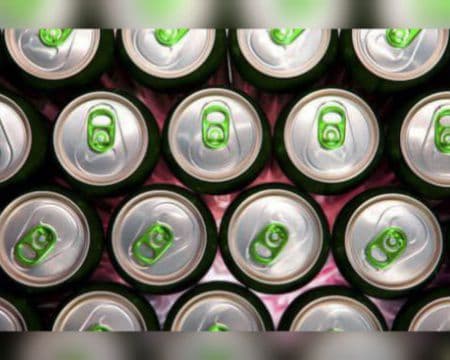 27 വർഷം കോള കുടിച്ച യുവതിക്ക്  നഷ്ടമായത് 14 പല്ലുകൾ...!