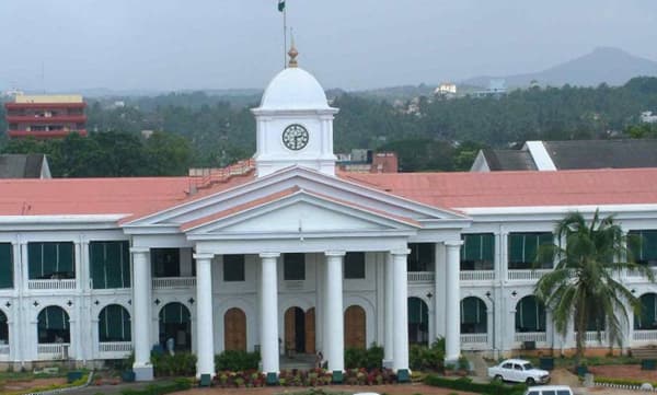 ആചാര വിവാദം; തഹസില്‍ദാര്‍ക്ക് മൂന്ന് ദിവസത്തിനുള്ളില്‍ രണ്ട് സ്ഥലമാറ്റം