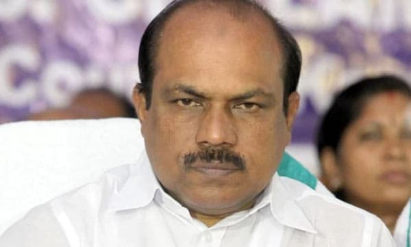 വി.കെ ഇബ്രാഹിംകുഞ്ഞ് ജാമ്യവ്യവസ്ഥ ലംഘിച്ചു: പാണക്കാടെത്തി നേതാക്കളെ കണ്ടു