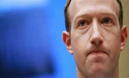 ആപ്പിളിനെ ‘വേദനിപ്പിക്കണമെന്ന്’ സക്കര്‍ബര്‍ഗ്; ഫ്രീ ഇന്റര്‍നെറ്റ് ഇല്ലാതാകുമോ?