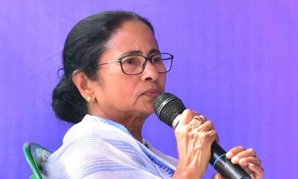 പാവപ്പെട്ടവര്‍ക്ക് അഞ്ചുരൂപയ്ക്കു ഭക്ഷണം നല്‍കും; 'മാ' പദ്ധതിയുമായി മമത 