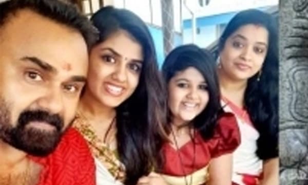 സകുടുംബം ഷാജു 