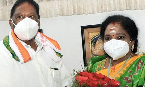 പുതുച്ചേരിയില്‍ കോണ്‍ഗ്രസ് സര്‍ക്കാര്‍ തിങ്കളാഴ്ച 'വിശ്വാസം' തേടും: ഭൂരിപക്ഷം തെളിയിക്കാന്‍ ഗവര്‍ണര്‍ ആവശ്യപ്പെട്ടു