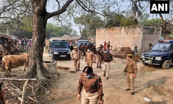 Unnao girls' poisoning: Relatives and villagers demand CBI probe