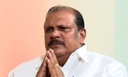 പി.സി ജോര്‍ജിനെ മുന്നണിയില്‍ എടുക്കണം, സ്ഥാനാര്‍ത്ഥിയാക്കണം; കത്തോലിക്കാ സഭ രംഗത്ത്; തീരുമാനമെടുക്കാനാകാതെ യു.ഡി.എഫ്