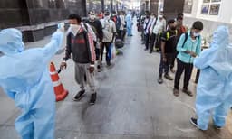 കോവിഡ് കേസുകള്‍ കുതിച്ചുയരുന്ന സ്ഥിതി തുടര്‍ന്നാല്‍  മഹാരാഷ്ട്ര ലോക്ഡൗണിലേക്ക്: മുന്നറിയിപ്പുമായി മുഖ്യമന്ത്രി ഉദ്ധവ് താക്കറെ 