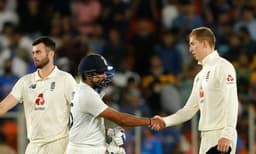 മൊട്ടേരയില്‍ ഇംഗ്ലണ്ടിനെ ഇന്ത്യ തകര്‍ത്തു ; വിജയം മൂന്ന് ദിവസം ബാക്കി നില്‍ക്കേ 10 വിക്കറ്റിന്