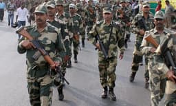 സംസ്ഥാത്തെ പ്രശ്‌നബാധിത മേഖലകളിലേക്ക് 30 യൂണിറ്റ് കേന്ദ്ര സേന 