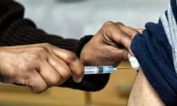 സ്വകാര്യ ആശുപത്രികളില്‍ 250 രൂപ നിരക്കില്‍ കോവിഡ് വാക്‌സിന്‍ ലഭ്യമായേക്കും 