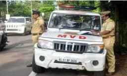 ഡ്രൈവറുടെ കാഴ്ച മറയ്ക്കും.... കാറിനുള്ളിലെ ‌അലങ്കാരങ്ങൾ നിയമവിരുദ്ധം