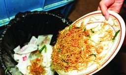 ഇന്ത്യന്‍ വീടുകളില്‍ പ്രതിവര്‍ഷം പാഴാകുന്നത് 50 കിലോഗ്രാം ഭക്ഷണം ; 2019 ല്‍ ലോകമെമ്പാടുമായി 230 ലക്ഷം ട്രക്കുകളില്‍ നിറയ്ക്കാവുന്ന ആഹാരം