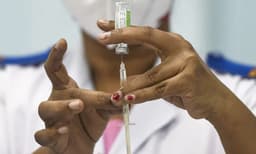 വാക്‌സിന്‍ രണ്ടാം ഡോസ് സ്വീകരിച്ച് ദിവസങ്ങള്‍ക്കുള്ളില്‍ ആരോഗ്യ പ്രവര്‍ത്തകന് കോവിഡ് സ്ഥിരീകരിച്ചു
