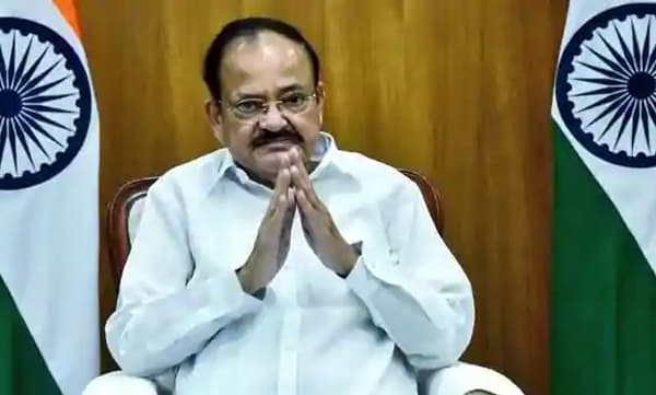 രാജ്യത്ത് കോവിഡ് മഹാമാരിയുടെ മോശം ഘട്ടം അവസാനിച്ചെന്നു കരുതാം, ജാഗ്രത തുടരണം; ഉപരാഷ്ട്രപതി