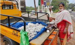 'പെടയ്‌ക്കണ മീനിന്‌ പിന്നിലൊണ്ടൊരു പിടയ്‌ക്കണ ഹൃദയത്തിന്റെ കദനകഥ'