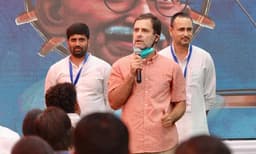 ജ്യോതിരാദിത്യ സിന്ധ്യേ കോണ്‍ഗ്രസിന്റെ മുഖ്യമന്ത്രിയാകേണ്ടയാള്‍ ; ഇപ്പോള്‍ ബിജെപിയില്‍ ഇരിക്കുന്നത് ഏറ്റവും പിന്‍ബഞ്ചില്‍