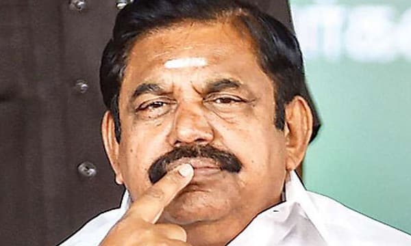 വീട്ടിലെ മുതിര്‍ന്ന സ്ത്രീക്ക് മാസം 1500 രൂപ ; കുടുംബത്തിന് ആറ് സിലിണ്ടര്‍ സൗജന്യം ; തമിഴ്‌നാട്ടില്‍ വാഗ്ദാനം കോപ്പിയടിക്കുന്നു